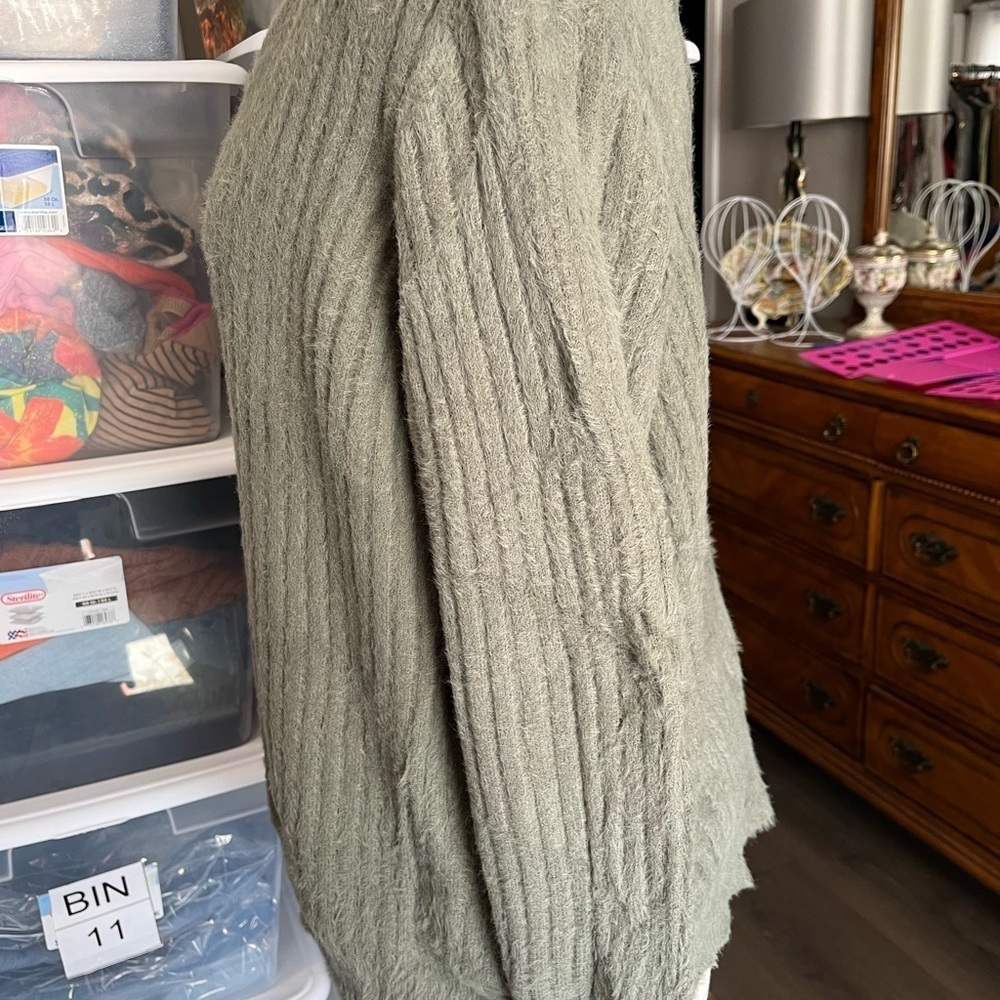 Open Back Sweater - Picture 3 of 8